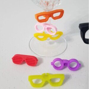 6pcs. Eyeglasses Shaped Silicone Wine Markers/Bottle Stopper Barware Glass Charm